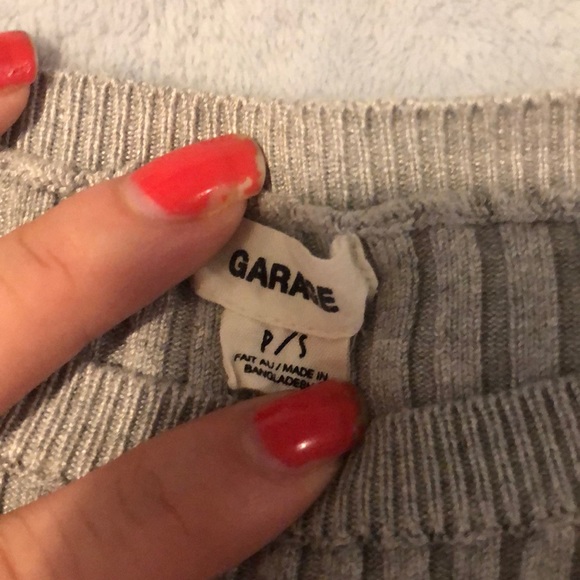 (s) grey long sleeve from garage - Picture 2 of 2
